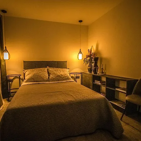 דירה Szarvas City Apartman